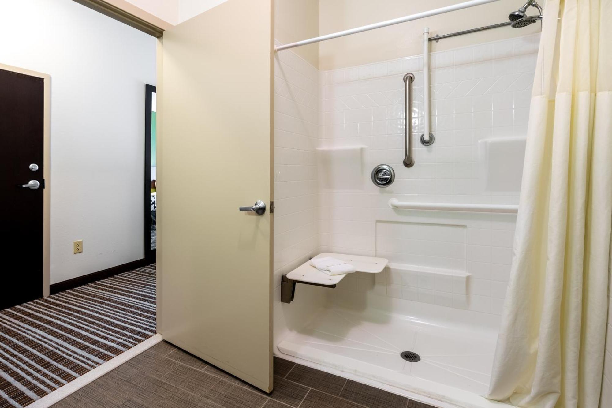 Sleep Inn & Suites Harbour Pointe Brandermill Ngoại thất bức ảnh